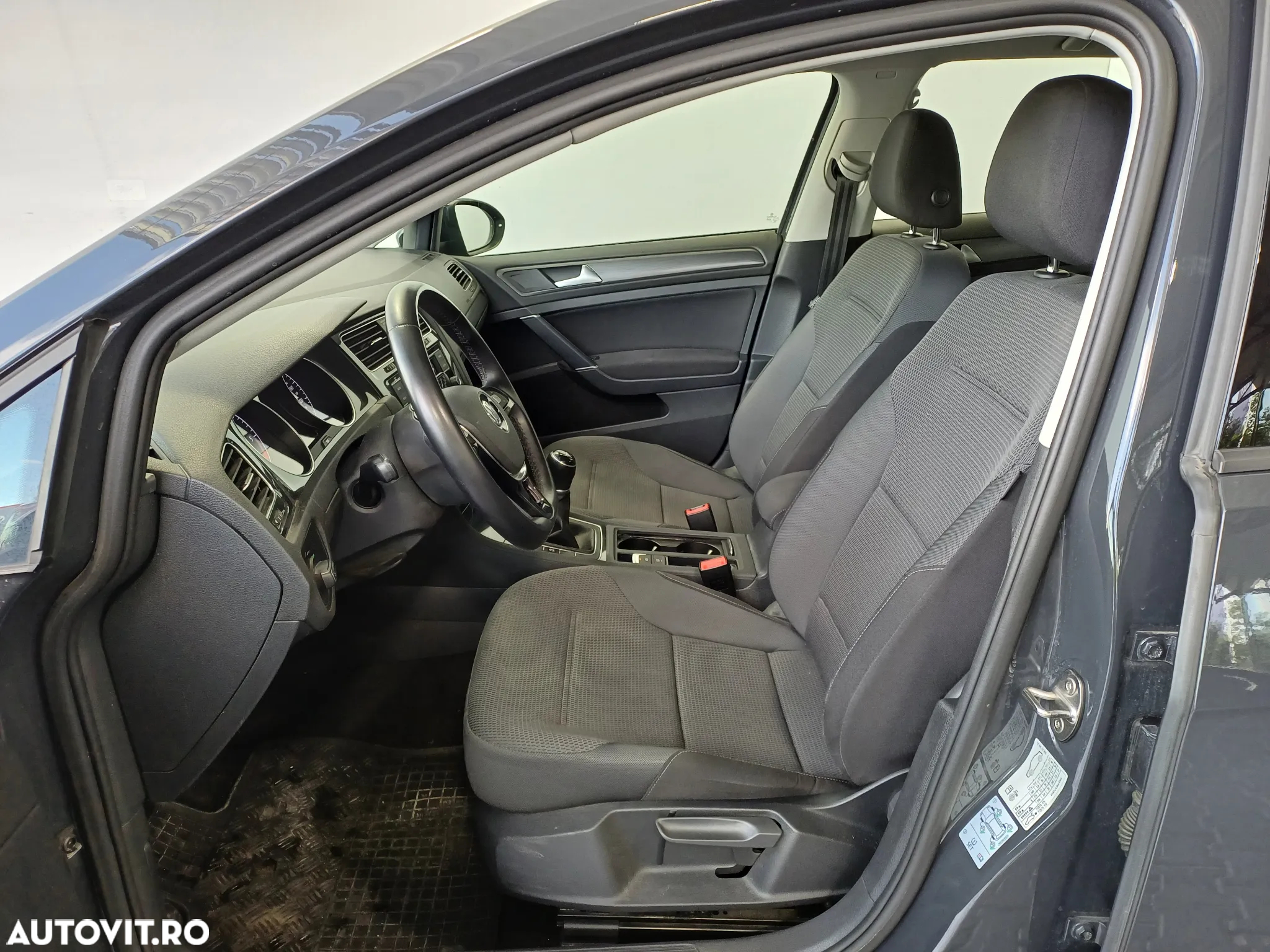 Volkswagen Golf 1.6 TDI Comfortline - 5