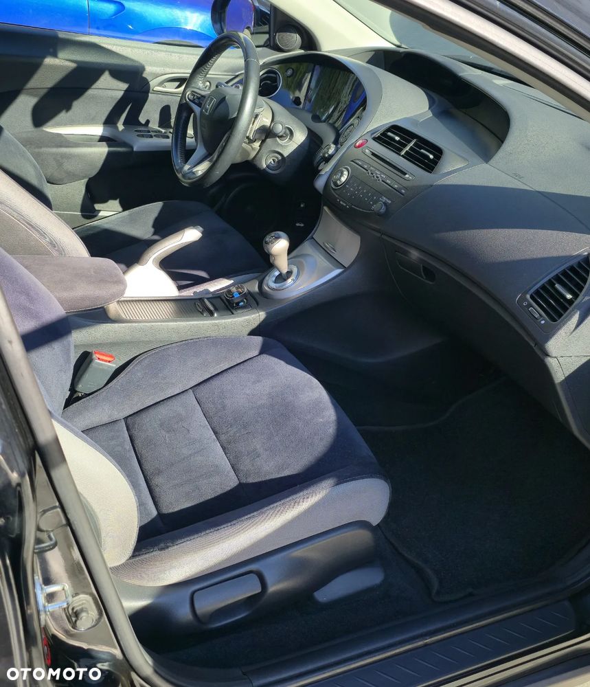 Honda Civic 1.8 Comfort - 13