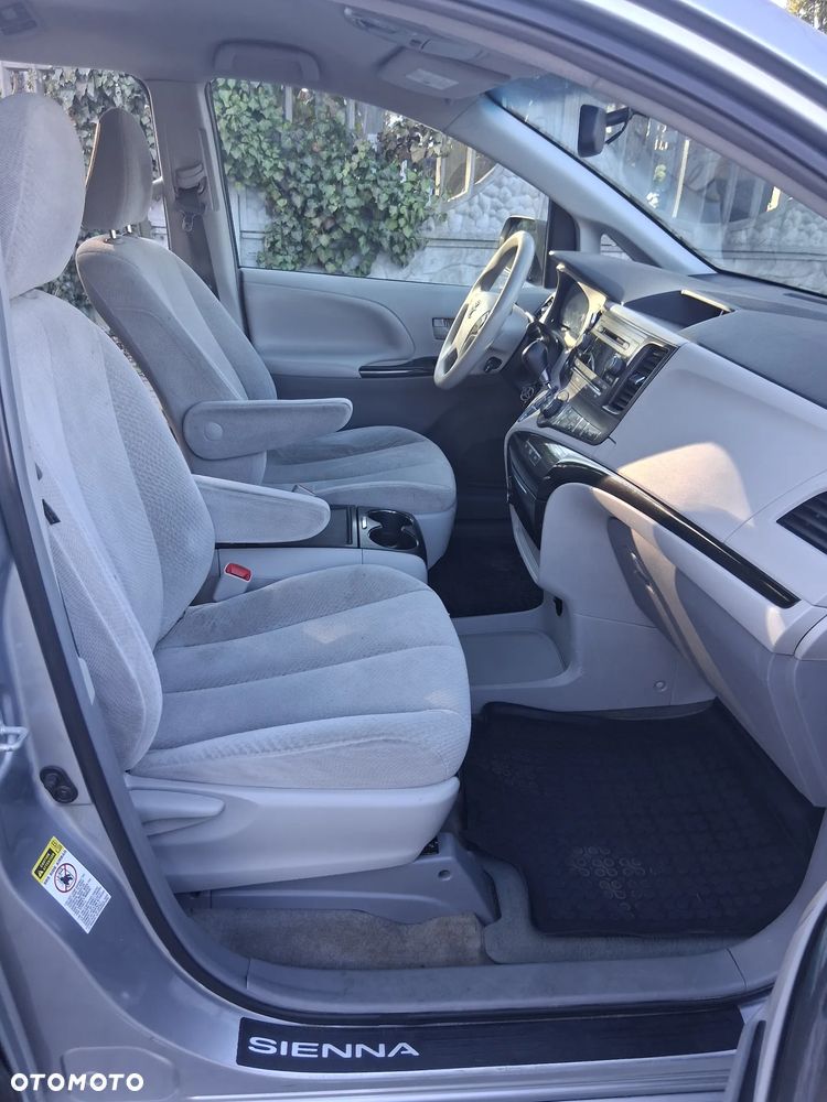 Toyota Sienna 3.5 V6 - 15