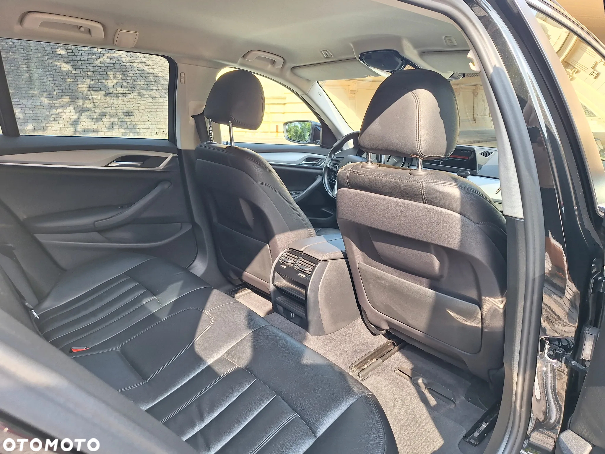 BMW Seria 5 520d Touring - 11