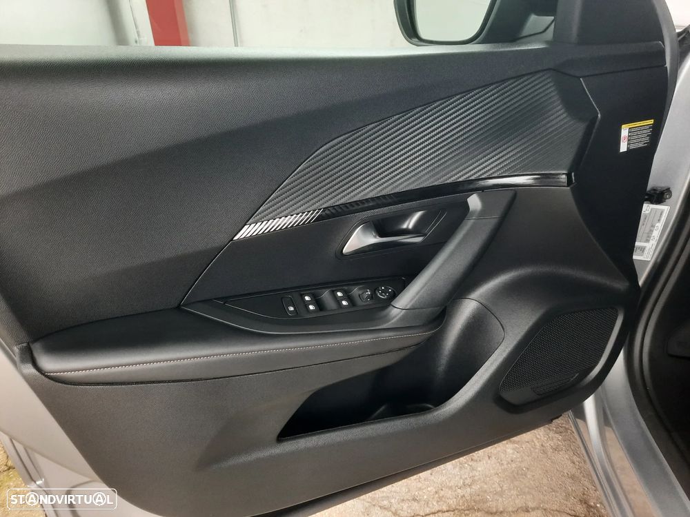 Peugeot e-2008 54 kWh Allure - 15