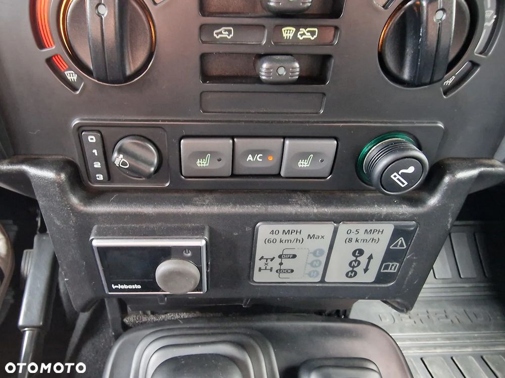 Land Rover Defender 2.4 TD4 SE - 31