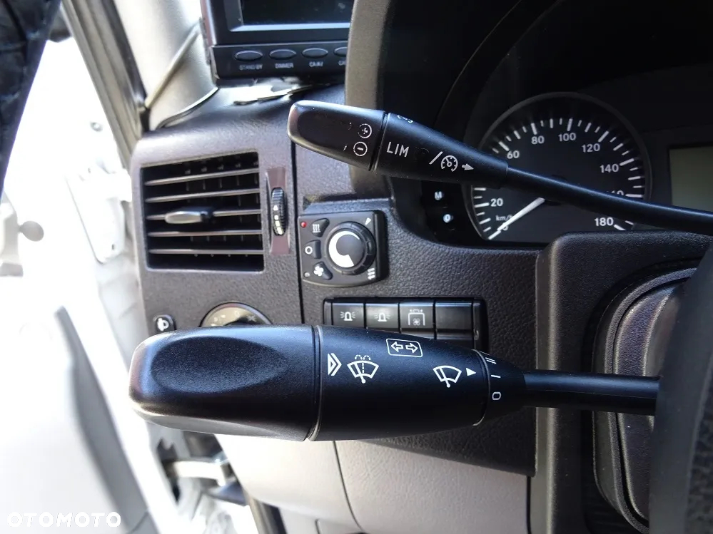 Mercedes-Benz Sprinter - 23
