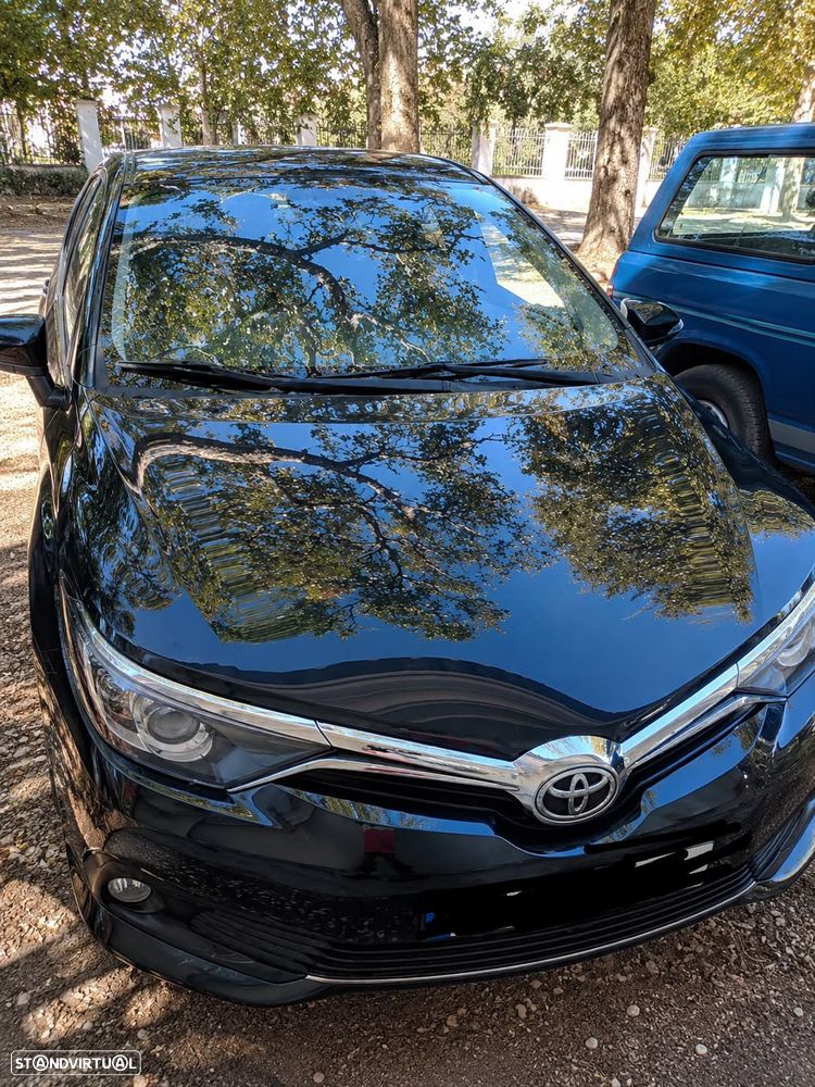 Toyota Auris - 1