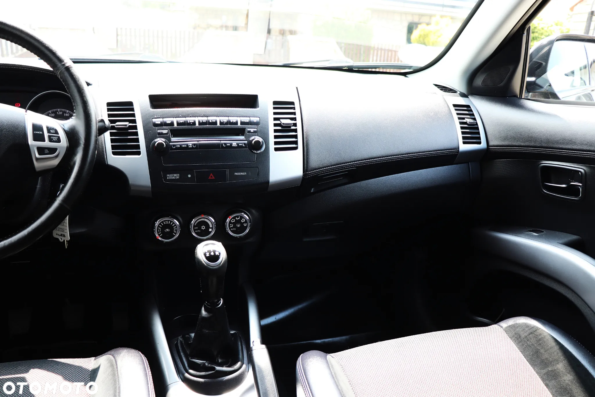 Mitsubishi Outlander 2.0 Intense 2WD - 28