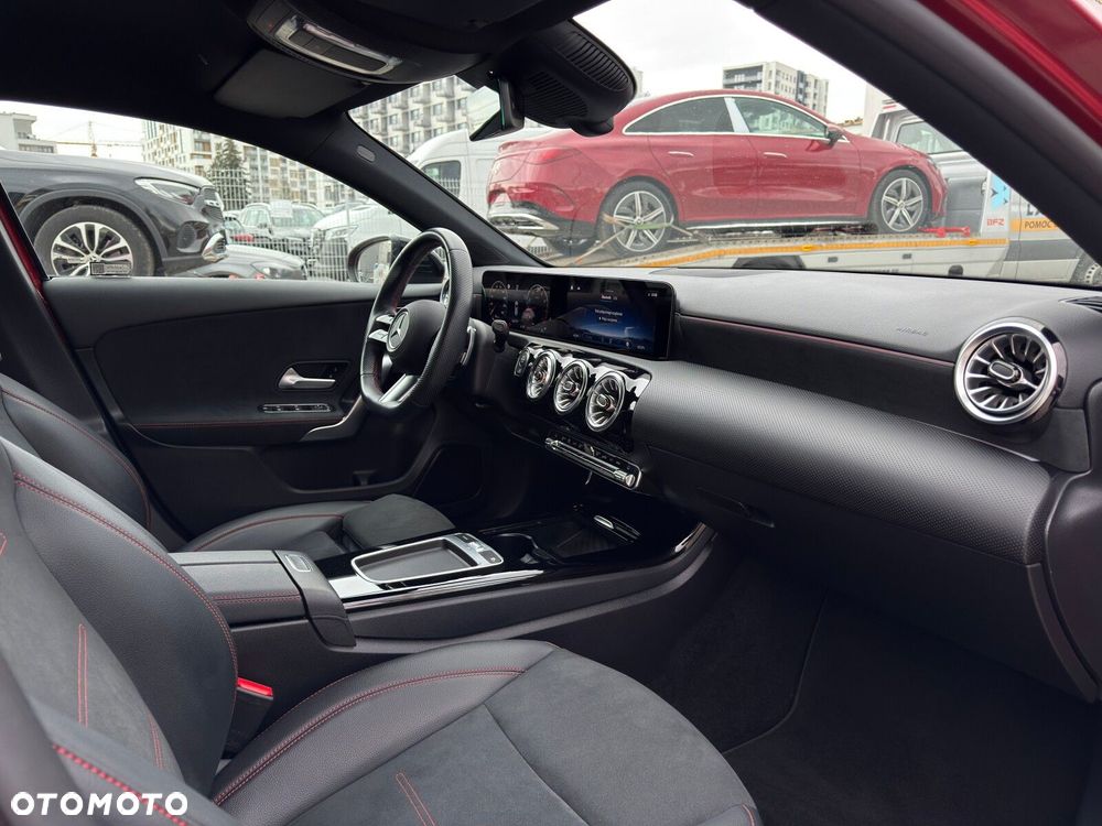 Mercedes-Benz Klasa A 200 AMG Line 7G-DCT - 25