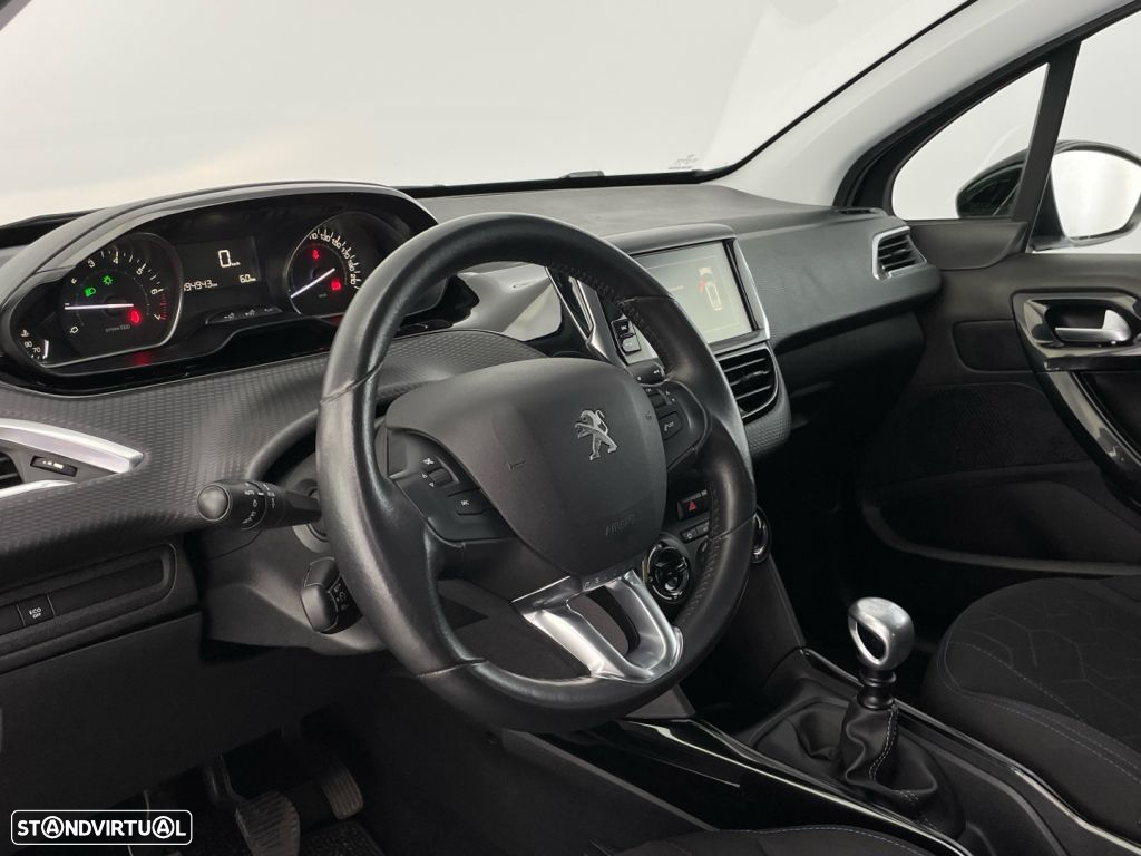 Peugeot 2008 1.2 PureTech Signature - 17