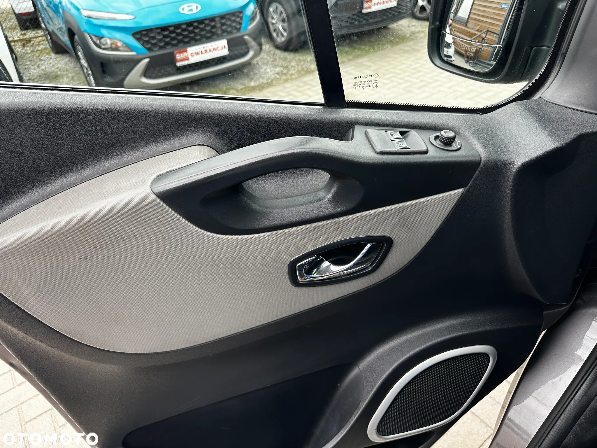 Nissan NV300 - 18