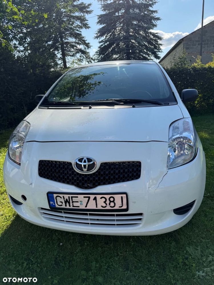 Toyota Yaris - 1
