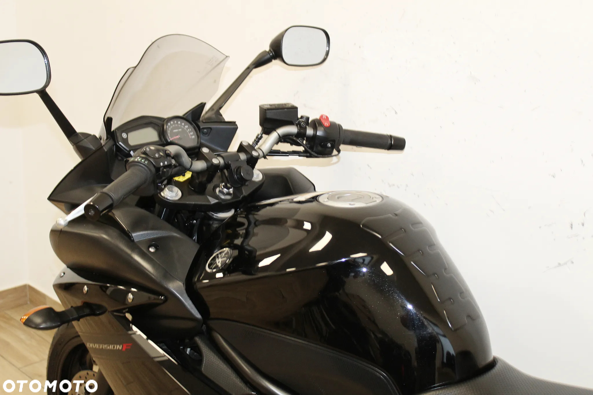 Yamaha XJ - 17