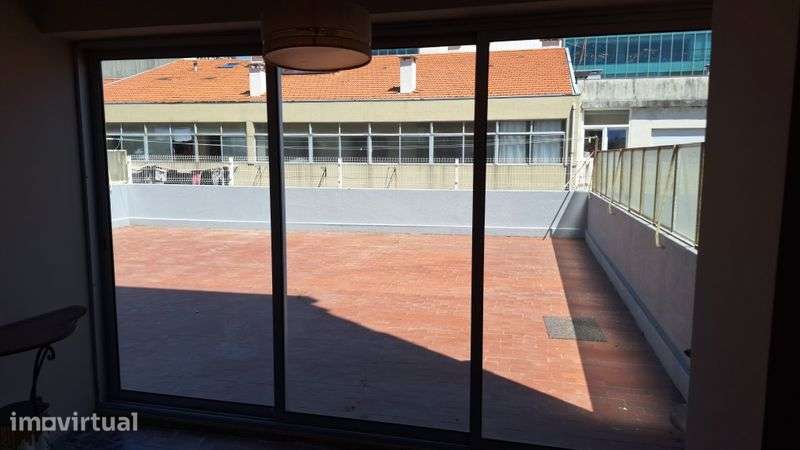 Apartamento T4 - Centro de Gaia 
- 4 Quartos - 1 Suite - - Grande imagem: 3/8