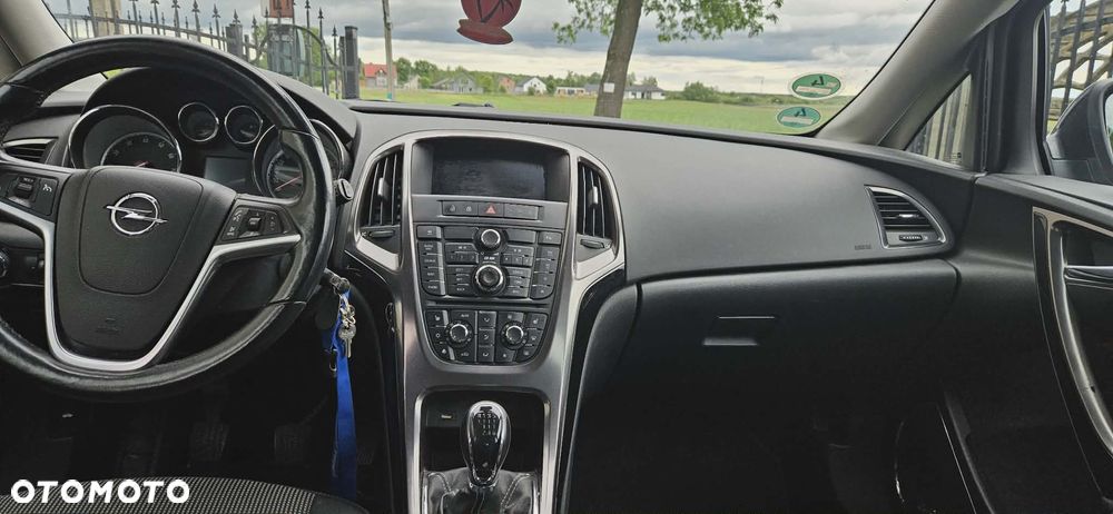 Opel Astra 1.6 T Cosmo - 8