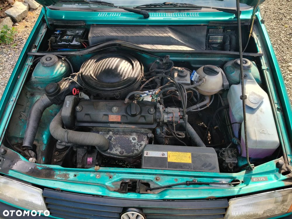 Volkswagen Polo 1.0 CL - 17