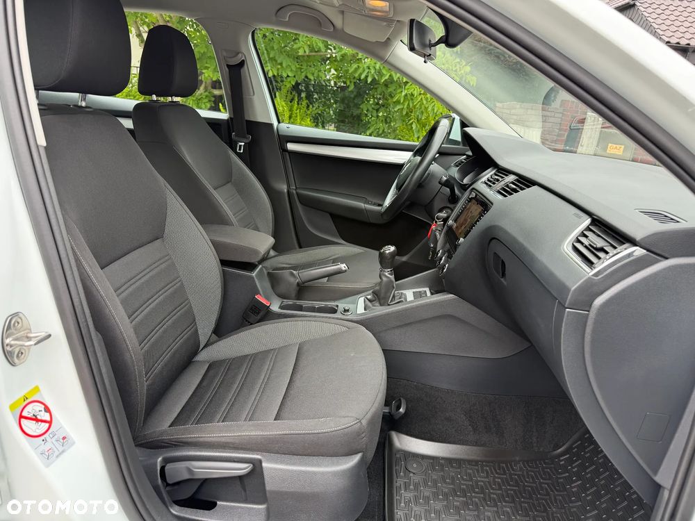 Skoda Octavia 2.0 TDI Style - 8