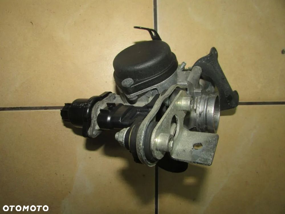 Yamaha X-MAX YP 250 14-17 przepustnica TPS - 2