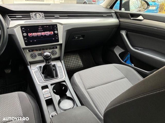 Volkswagen Passat 1.6 TDI Comfortline - 18