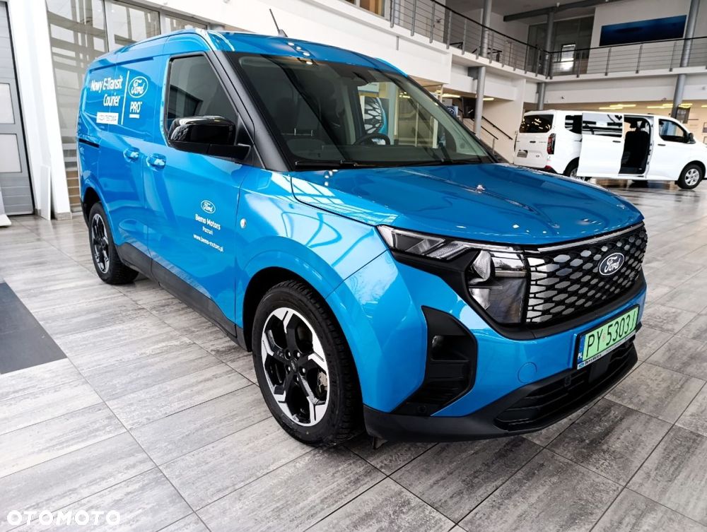 Ford Transit Courier - 10