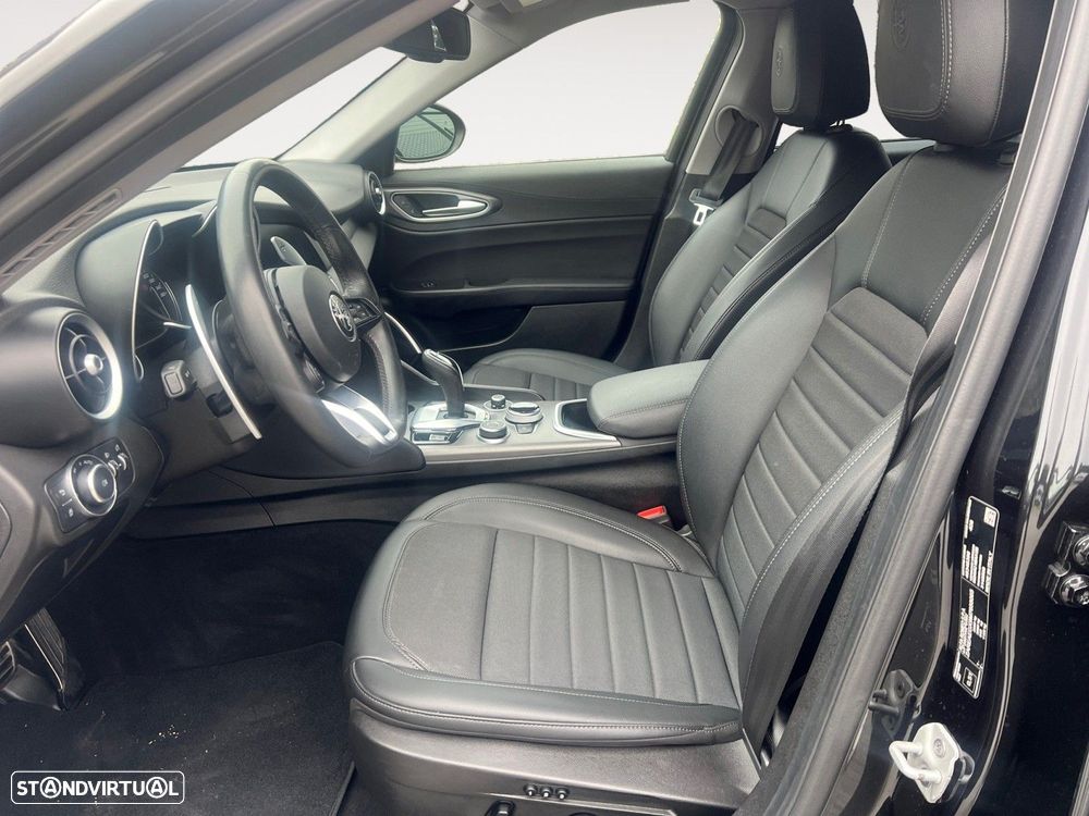 Alfa Romeo Giulia 2.2 D Sprint AT8 - 9