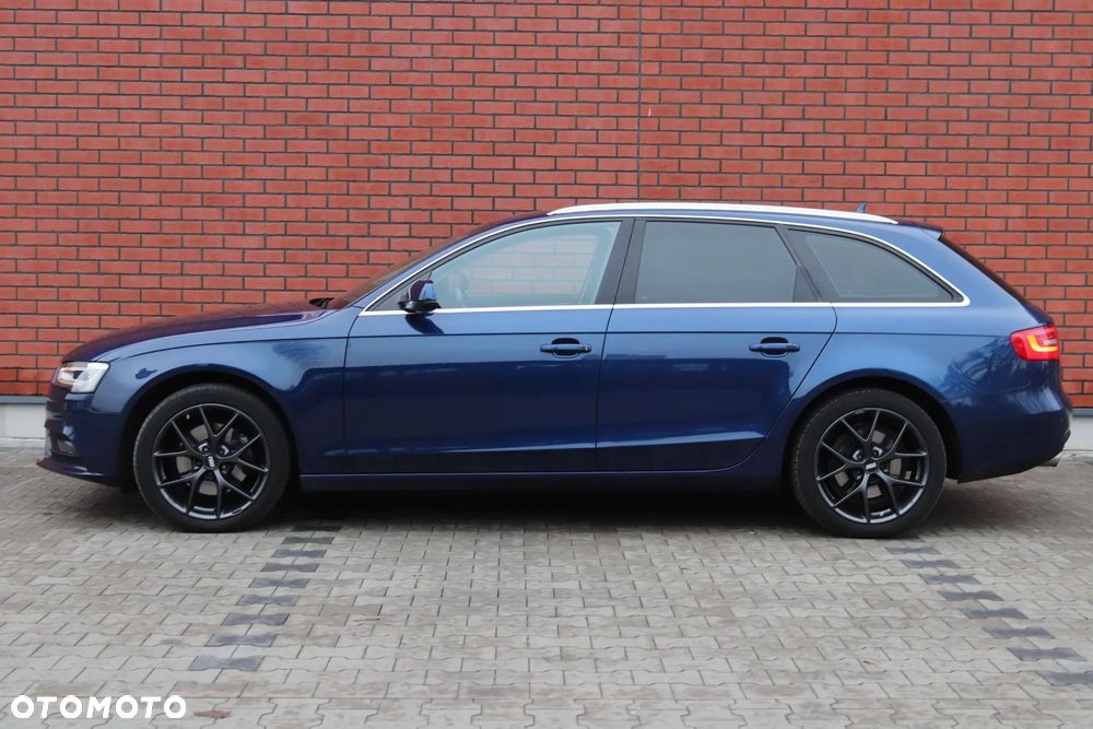 Audi A4 Avant 2.0 TDI S tronic quattro - 4