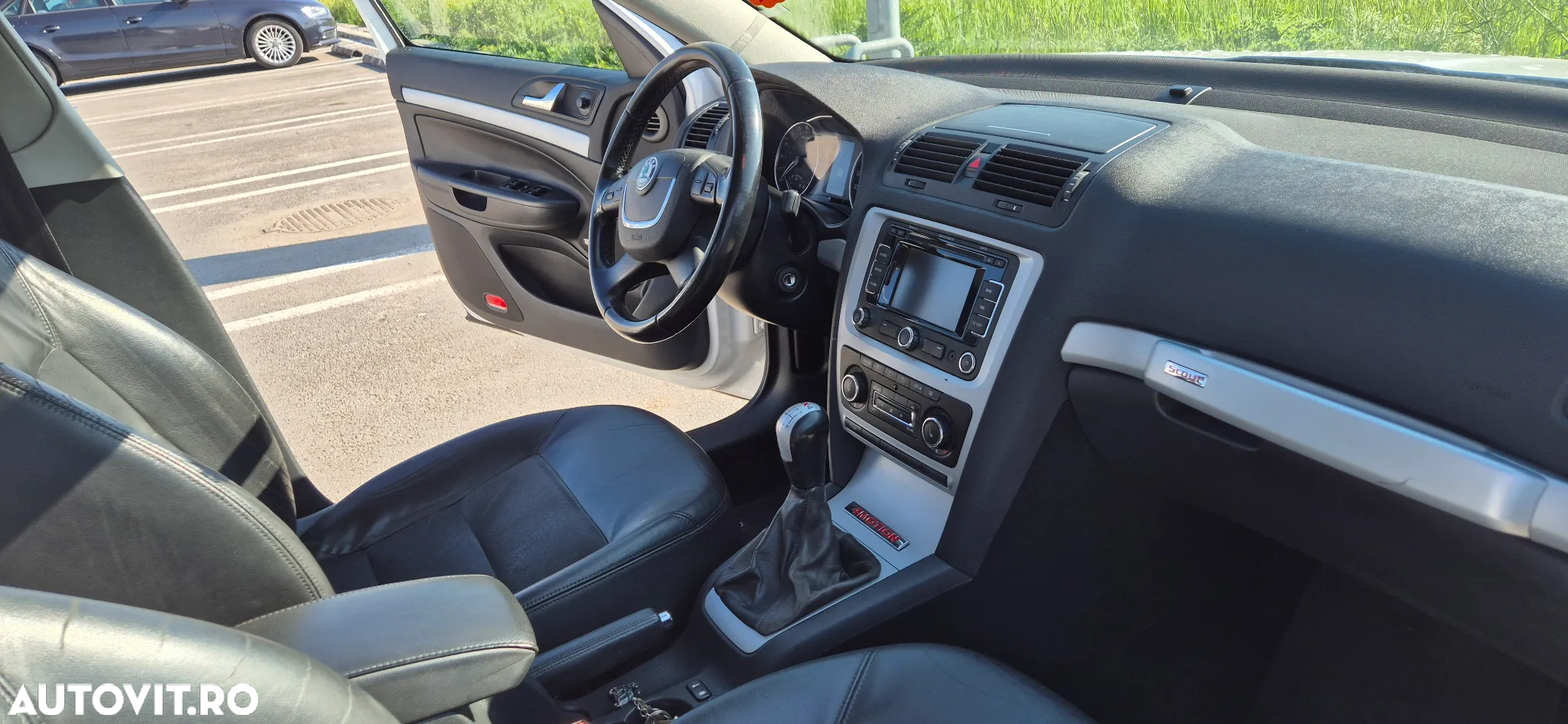 Skoda Octavia Combi 2.0 TDI DPF 4x4 Scout - 8
