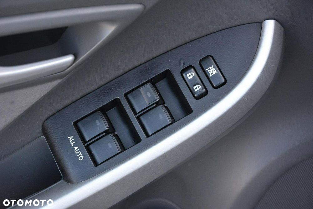 Toyota Prius - 25