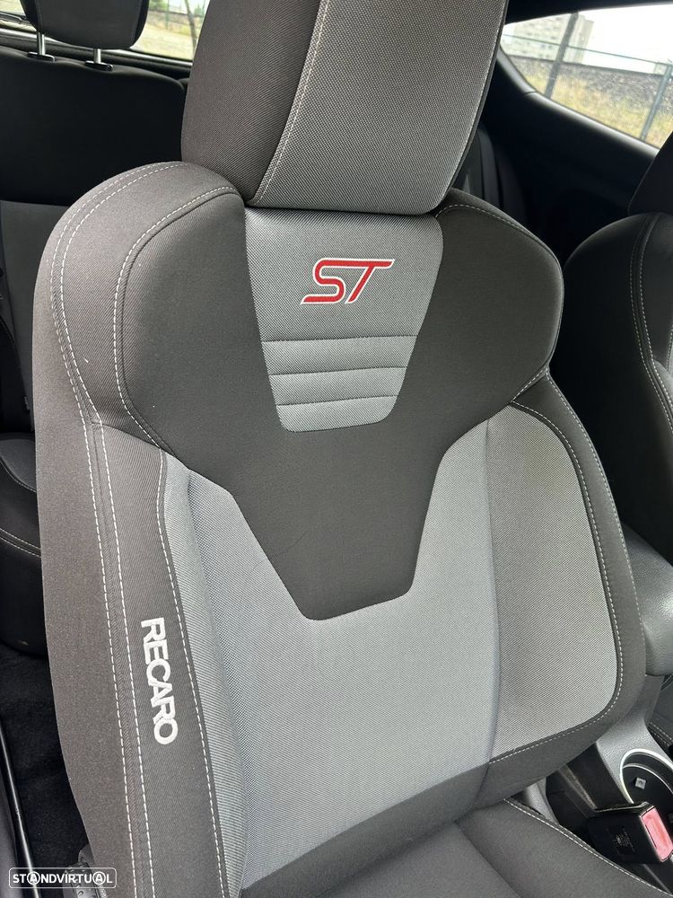 Ford Fiesta 1.6 EcoBoost ST - 15