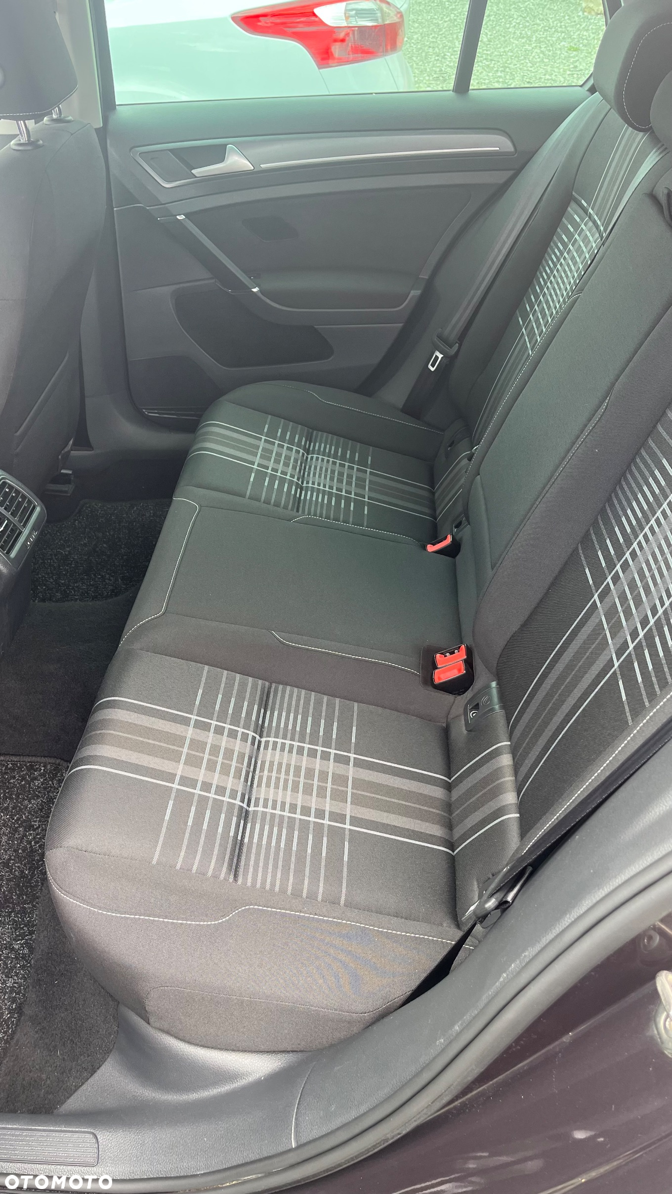 Volkswagen Golf 1.4 TSI BlueMotion Technology DSG Lounge - 12