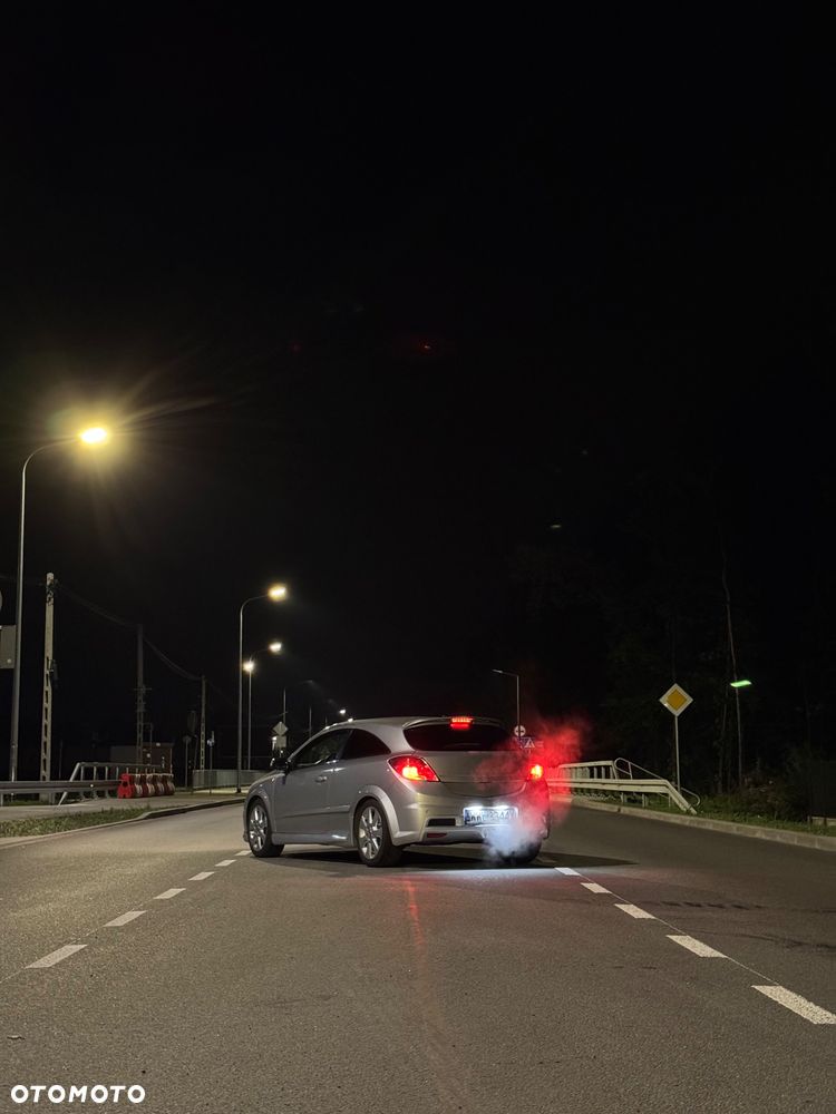 Opel Astra OPC - 2