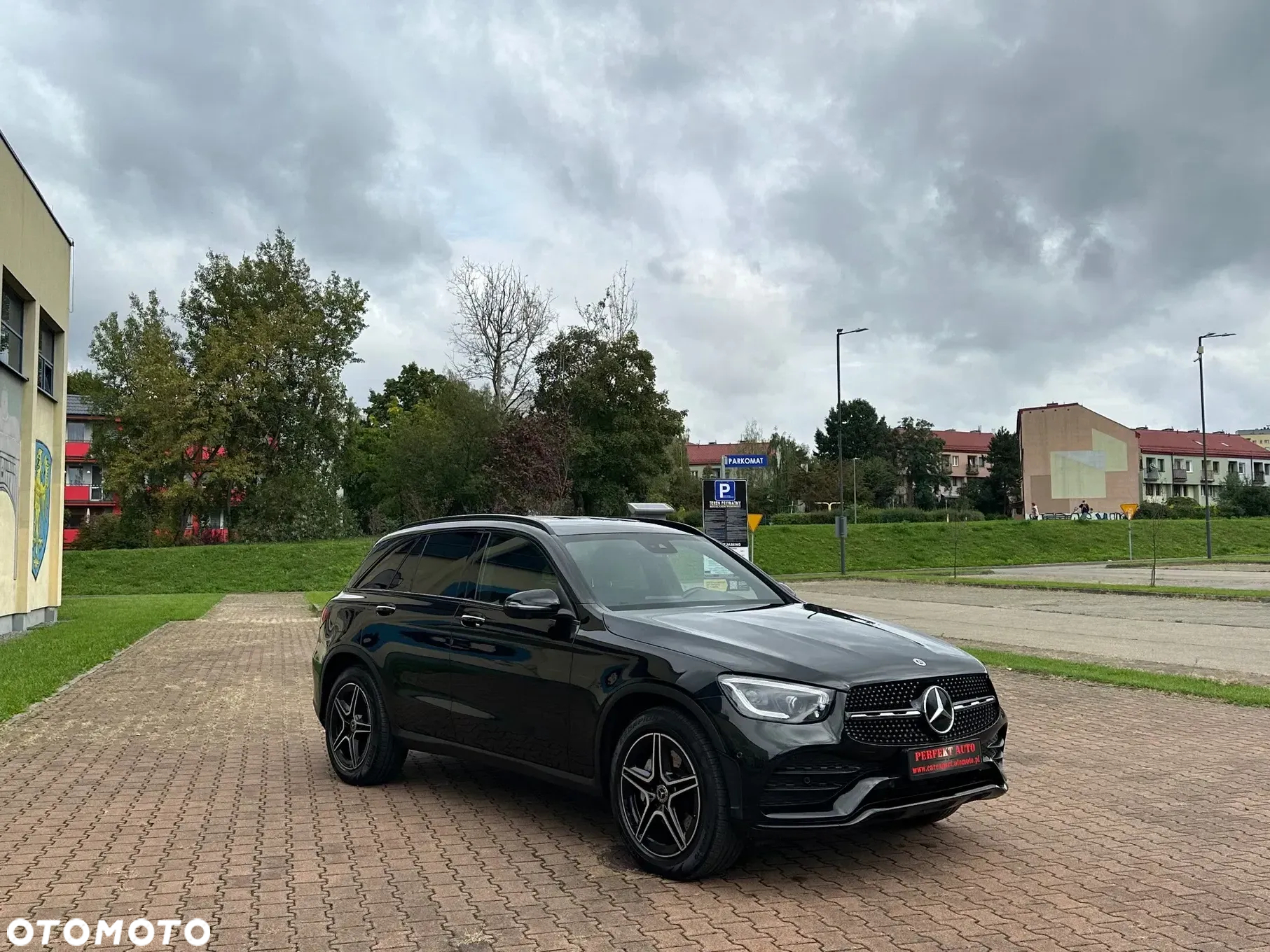 Mercedes-Benz GLC 200 4Matic 9G-TRONIC AMG Line - 16