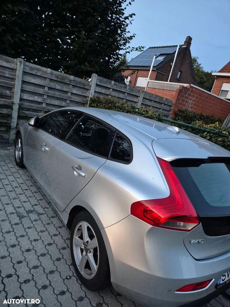 Volvo V40 D2 - 10