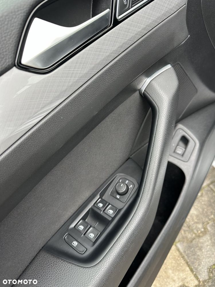 Volkswagen Passat 2.0 TSI Business DSG - 18