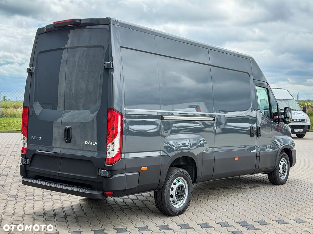 Iveco 35S16BA8 V - 4