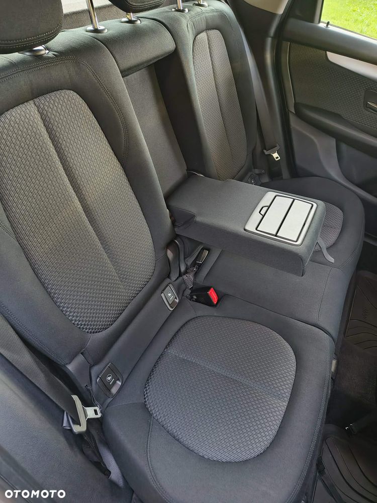BMW Seria 2 218i - 4