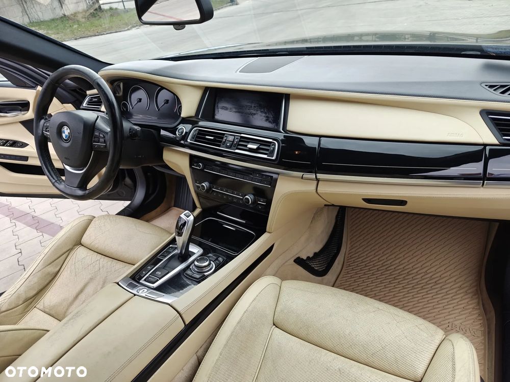 BMW Seria 7 740d xDrive - 13