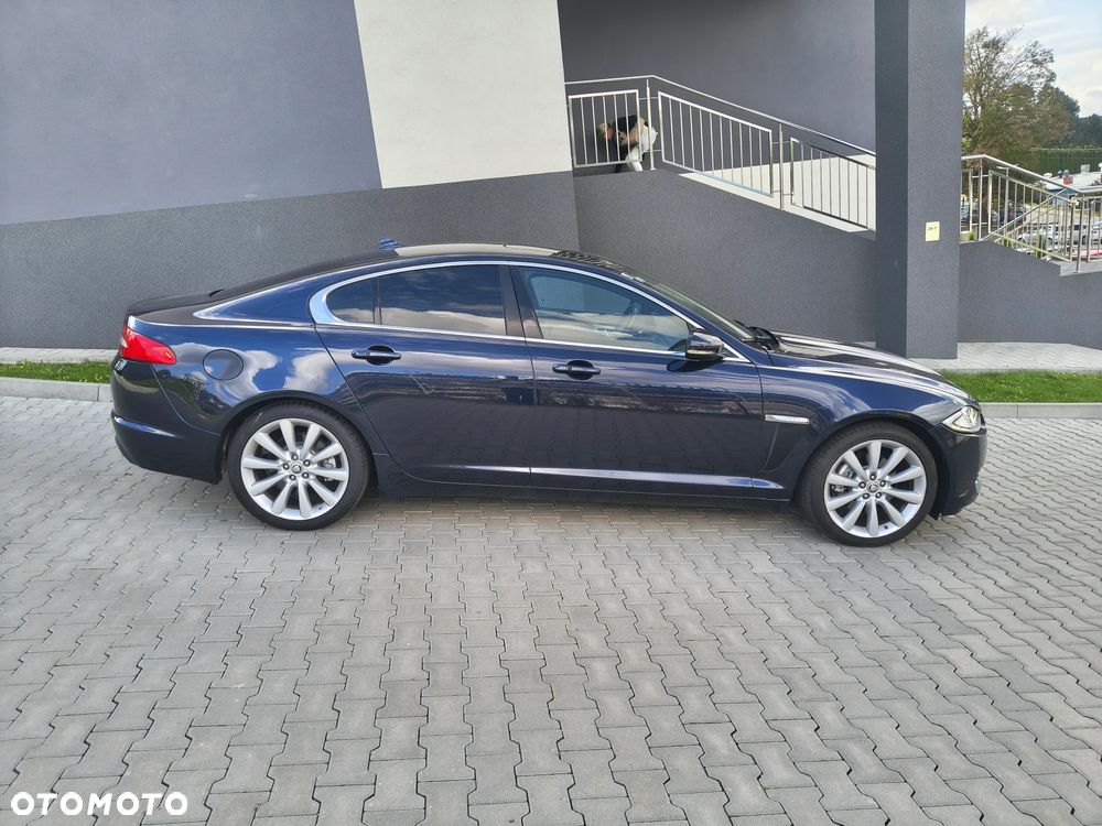 Jaguar XF 3.0 V6 D Luxury - 5