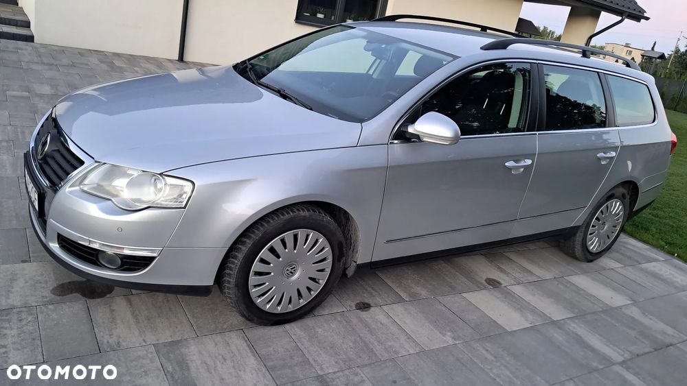 Volkswagen Passat - 1