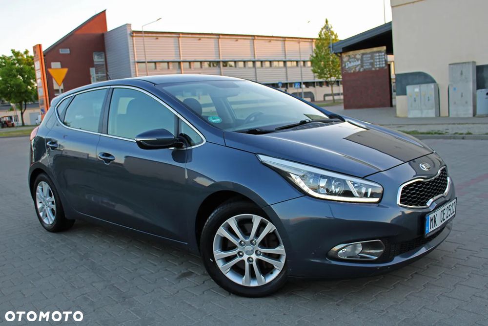 Kia Ceed 1.6 CRDi 128 Dream-Team Edition - 24