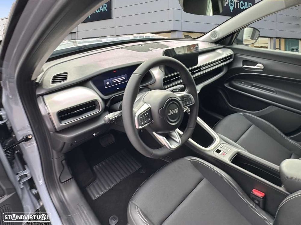 Jeep Avenger 1.2 e-Hybrid Altitude DCT - 13