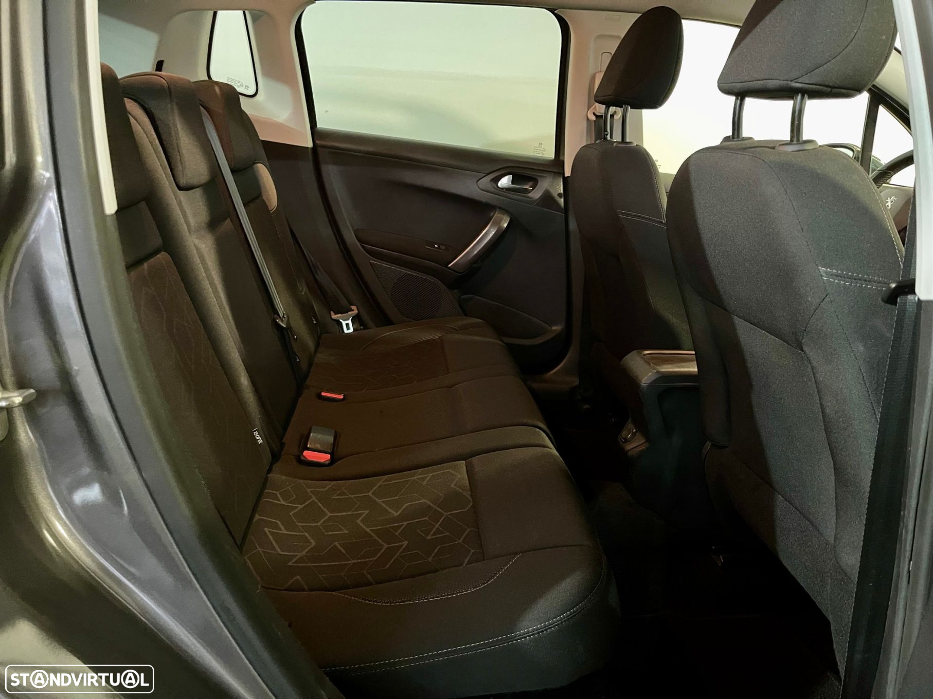 Peugeot 2008 1.6 BlueHDi Style - 20