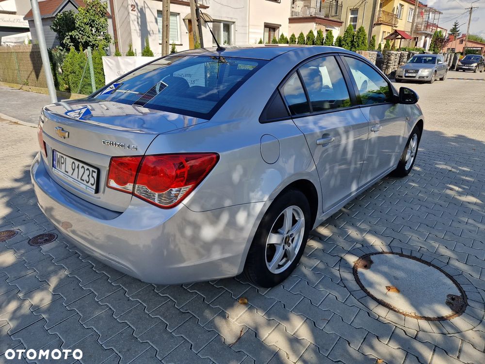 Chevrolet Cruze 1.6 LS - 6