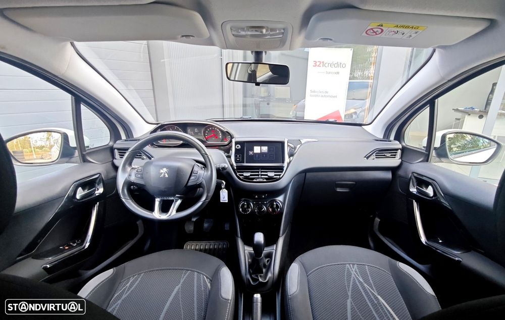 Peugeot 208 1.4 HDi SE Style - 13