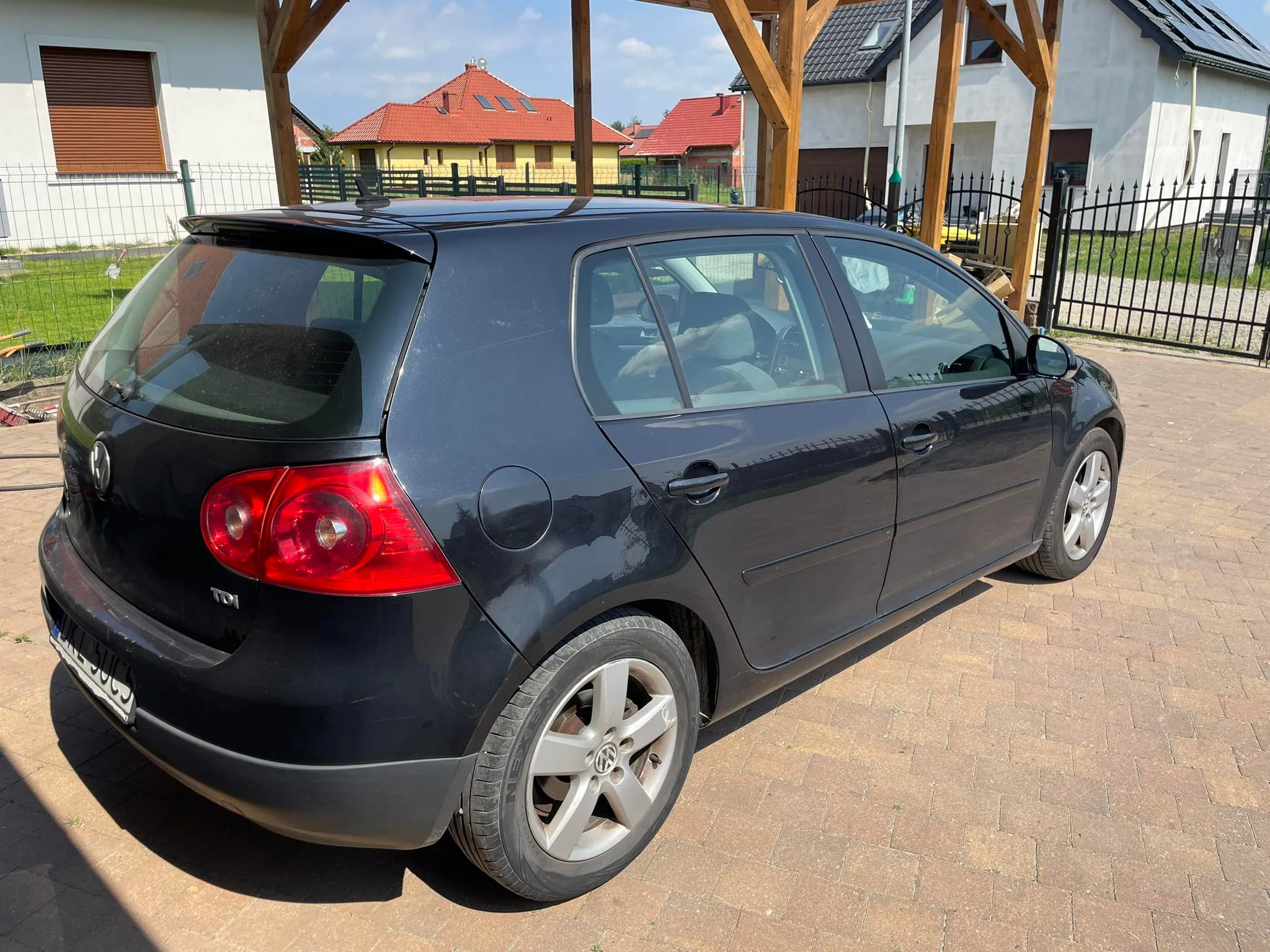 Volkswagen Golf V 1.9 TDI Comfortline - 4