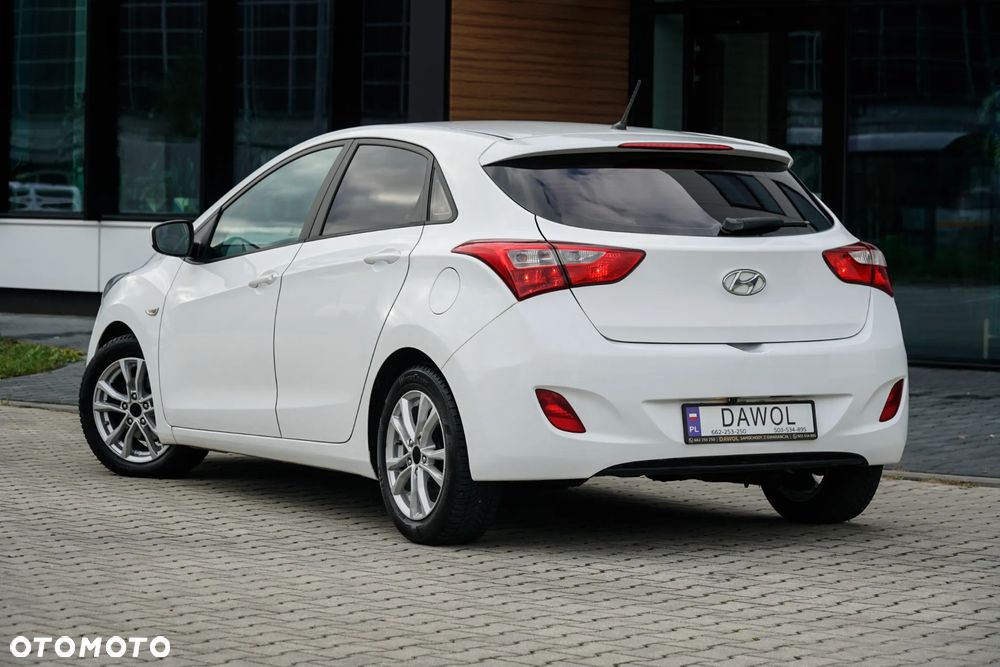 Hyundai i30 1.4 BlueDrive Base - 12