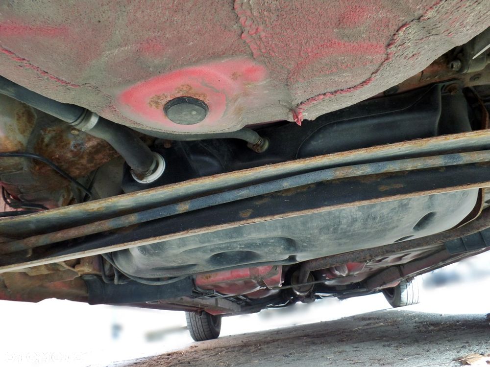 Toyota Yaris 1.0 Base - 6