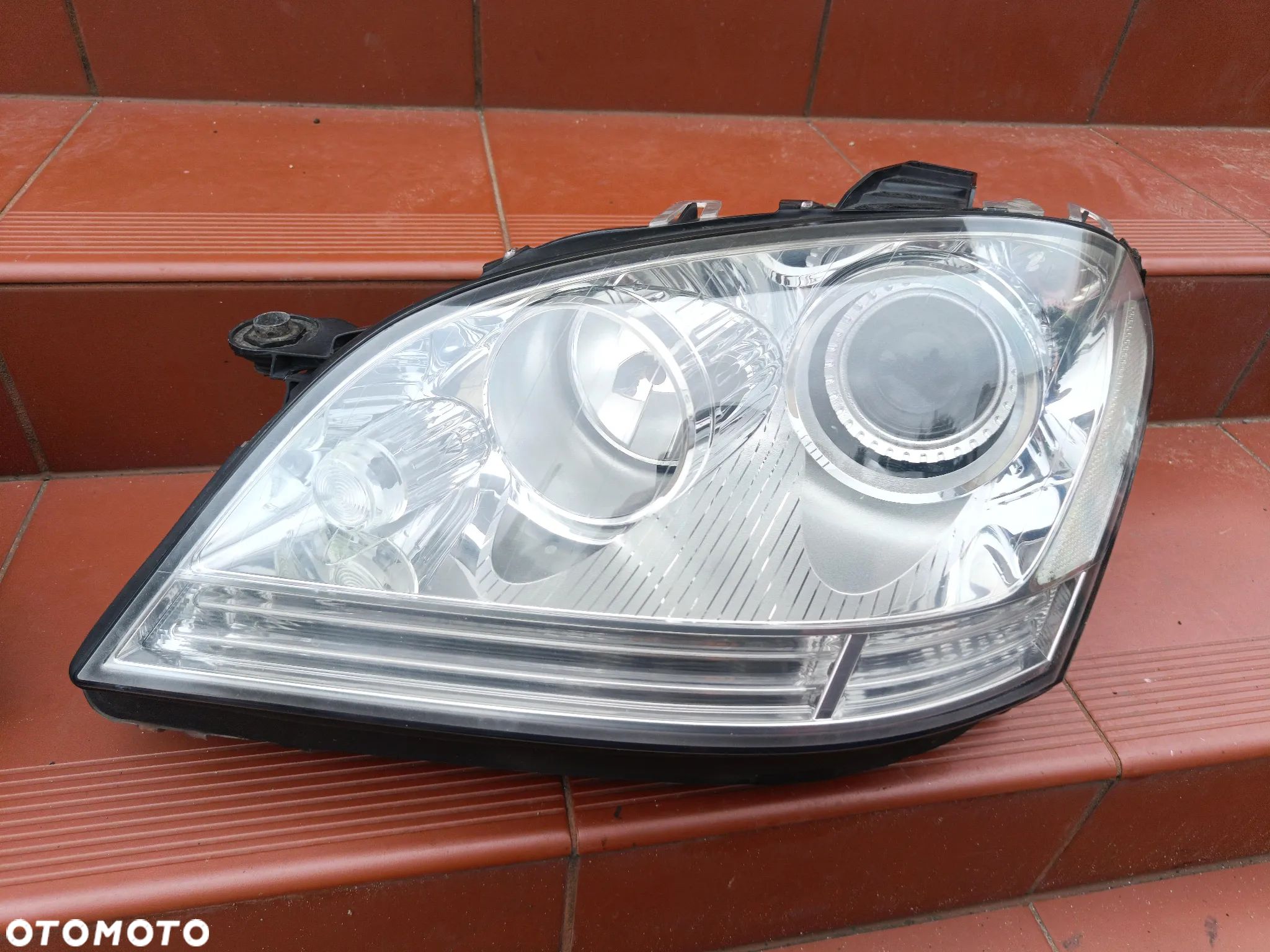 MERCEDES W164 ML LAMPA PRZÓD PRZEDNIA XENON SKRĘTNY LEWA - 1