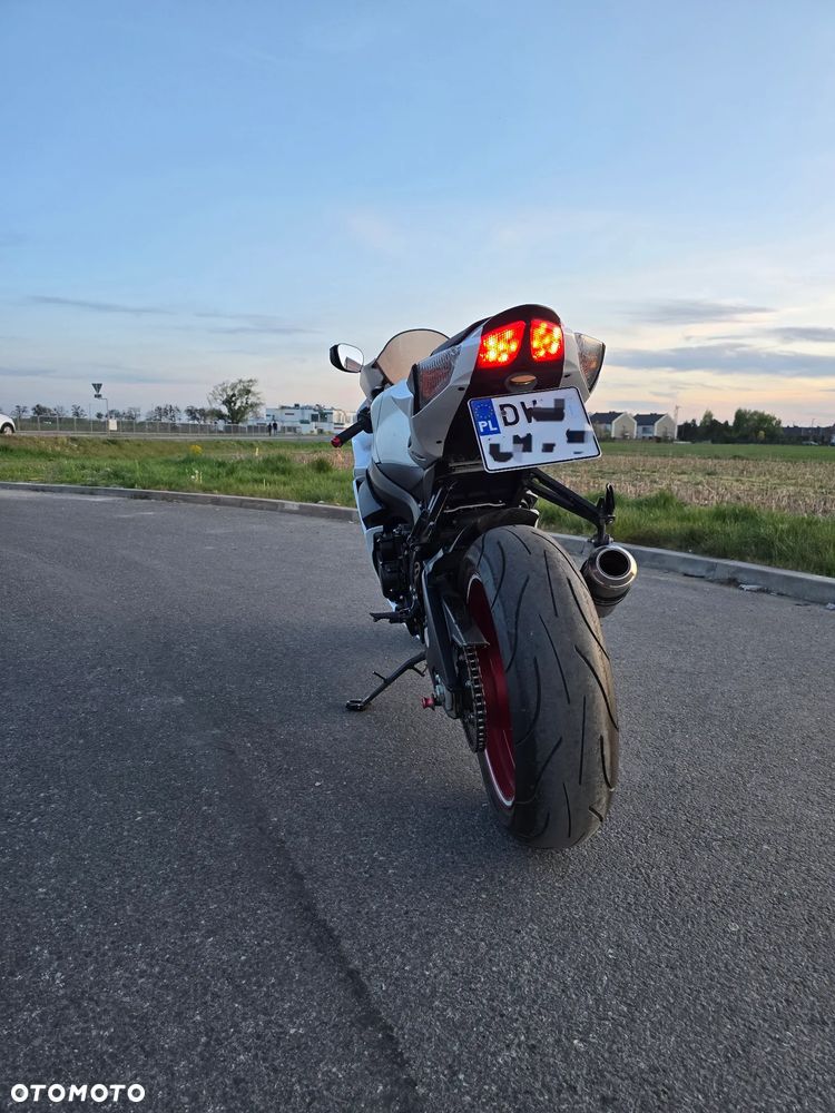 Suzuki GSX-R - 19