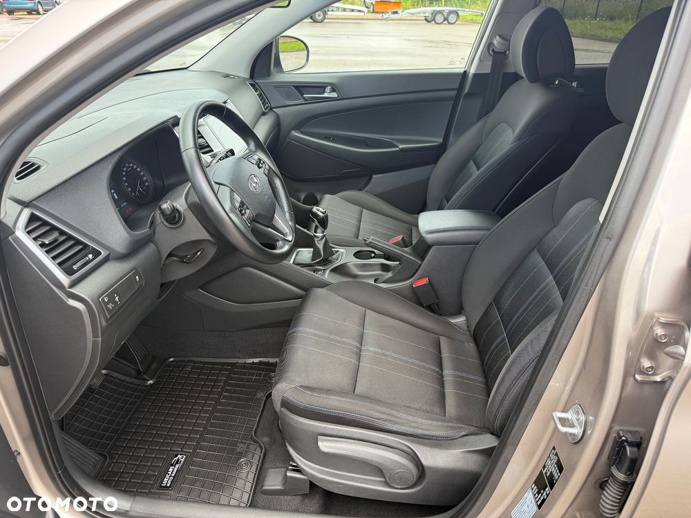 Hyundai Tucson blue 1.7 CRDi 2WD Style - 24