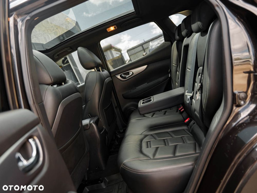 Nissan Qashqai 1.6 dCi Xtronic TEKNA+ - 16