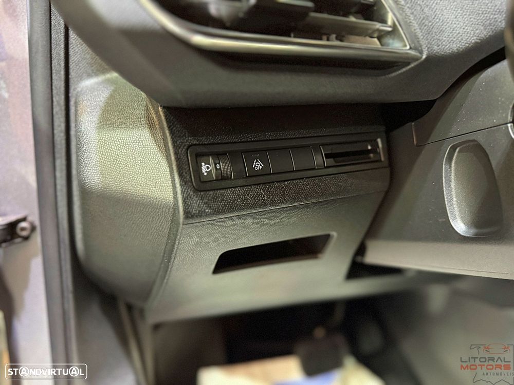 Peugeot 3008 1.2 PureTech Allure EAT8 - 19