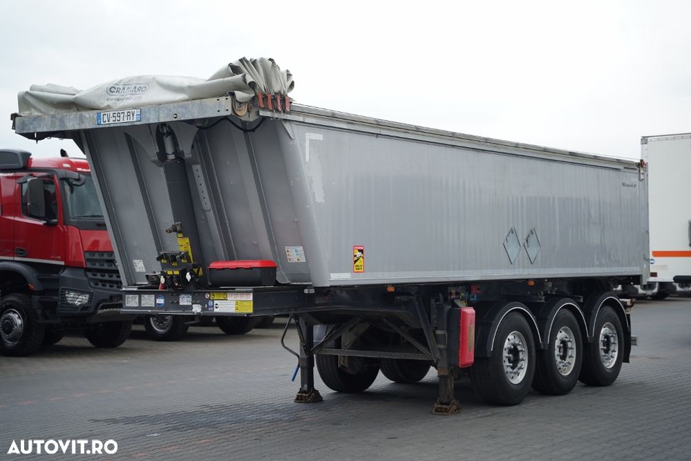 Stas / BASCULATOR - 28 m3 / ALUMINIU / AXĂ RIDICATĂ / CORTINĂ ELECTRICĂ / GREUTATE: 5.260 KG / - 1